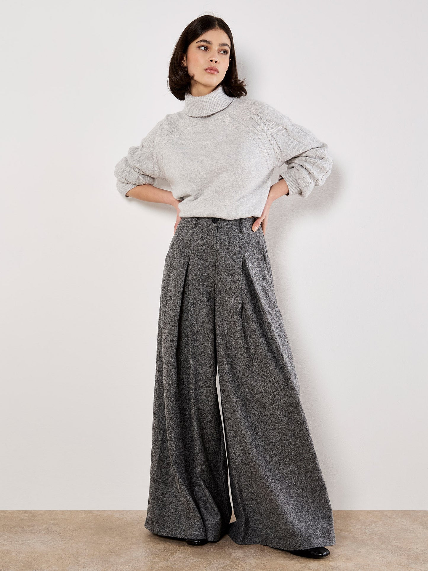 Woven Wide Leg Trousers