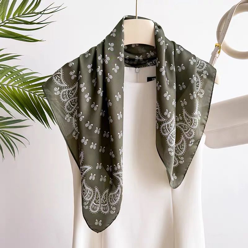 Medium Bandana Scarf/Green