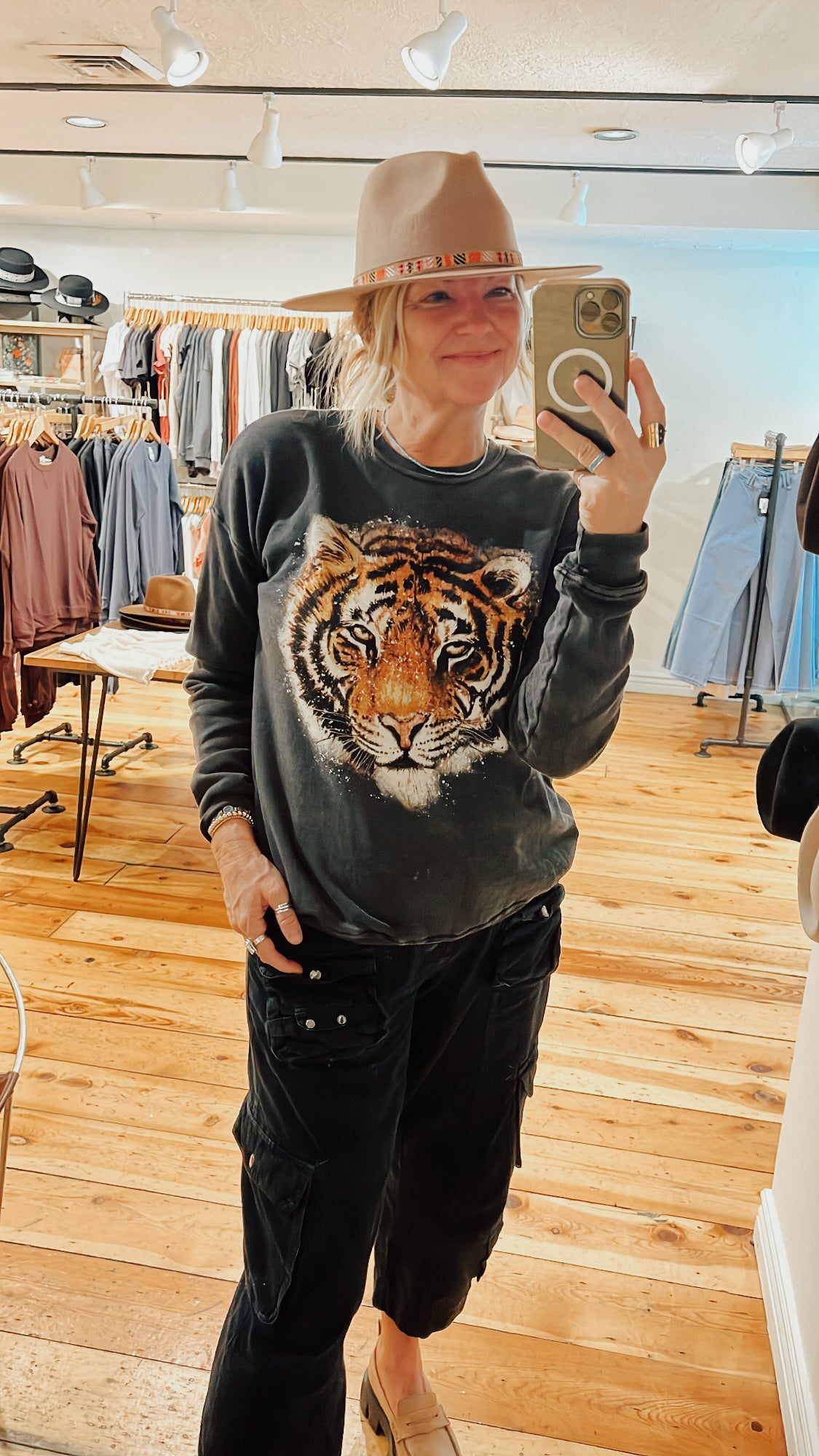 Tiger Face Graphic Sweatshirt