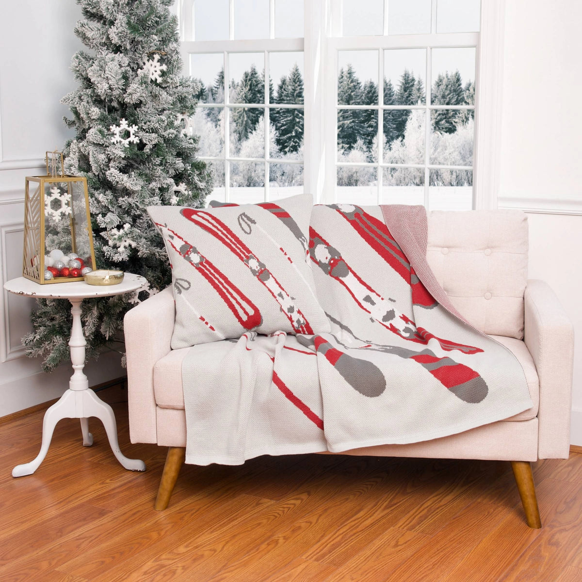 Skis/Throw Blanket