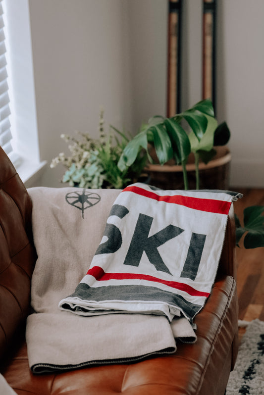 Apres Ski Throw Blanket