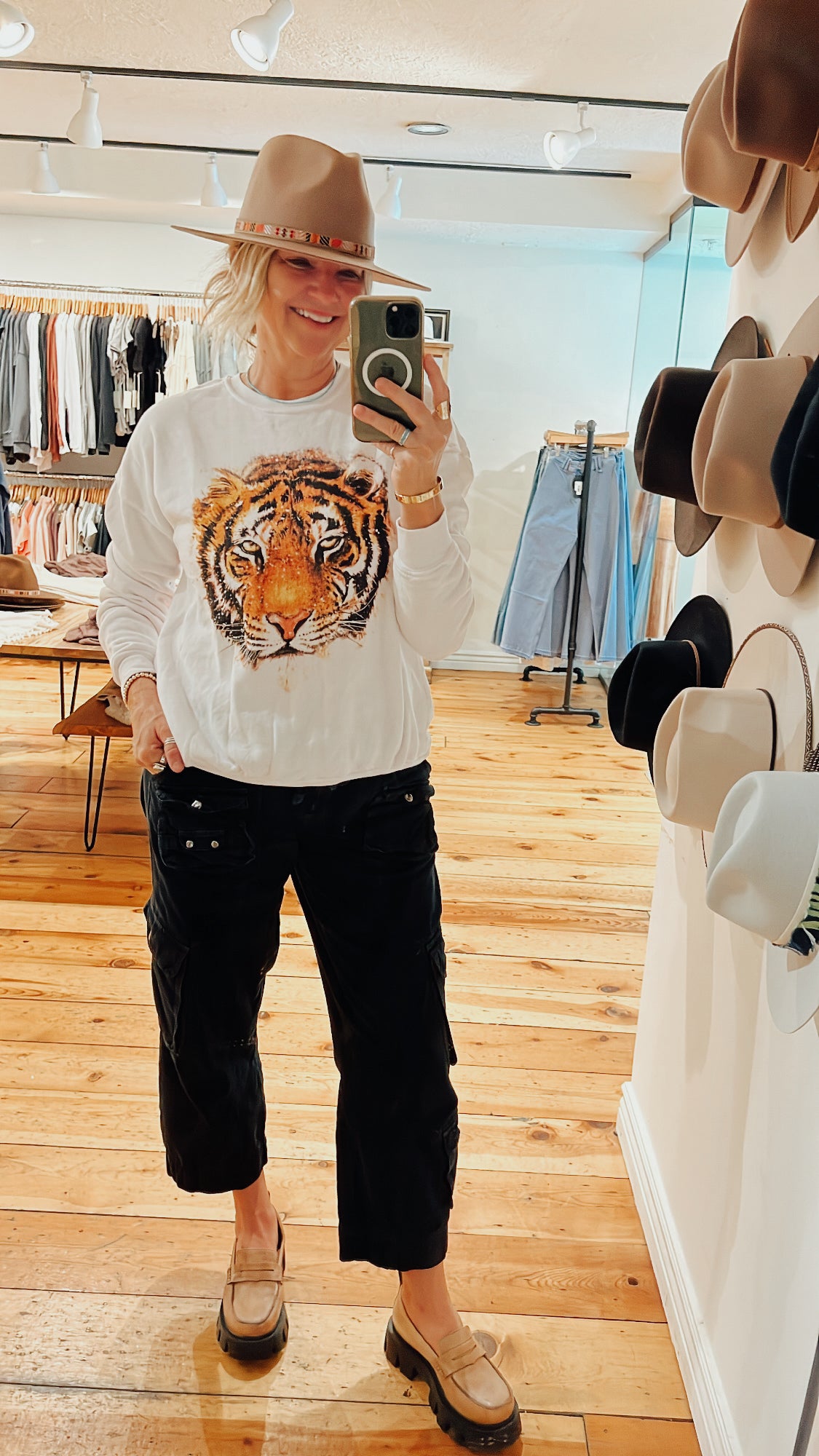 Tiger Face Graphic Sweatshirt
