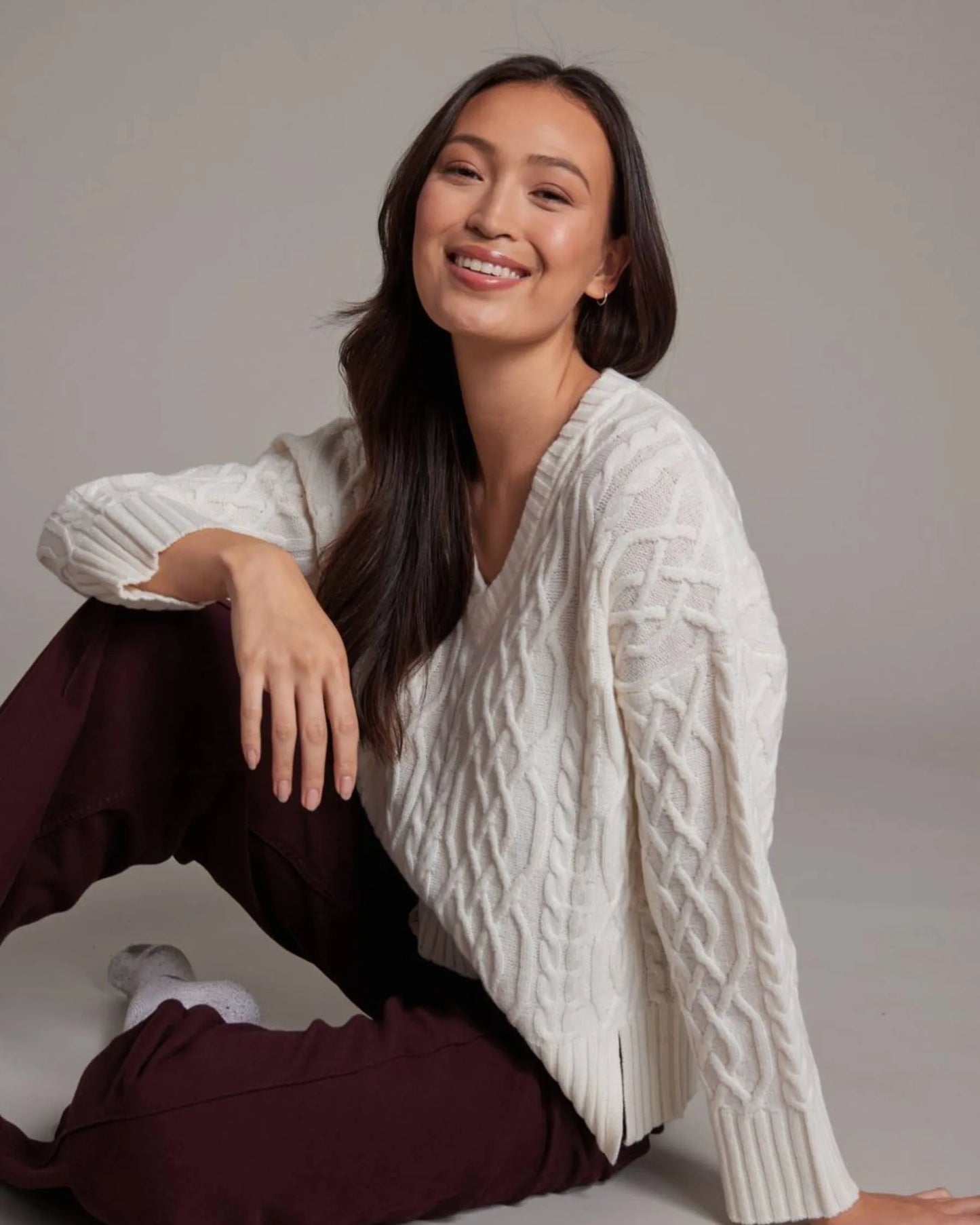 100% Merino Wren Cable V Neck